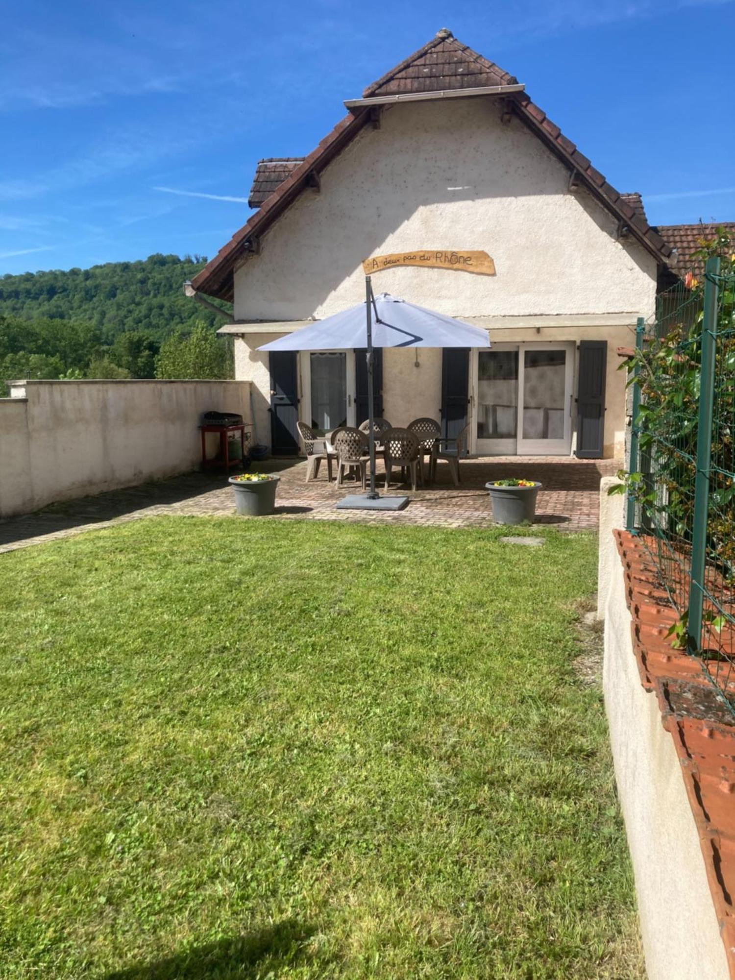 A Deux Pas Du Rhone Villa Sault-Brenaz Exterior photo